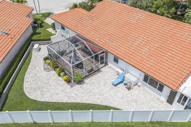 16536 Del Palacio Court, Delray Beach, FL 33484