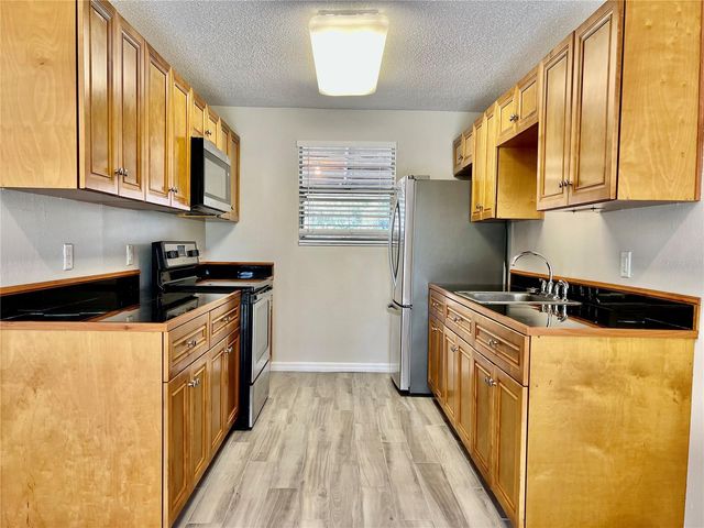 1820 CENTRAL PARK AVENUE, Orlando, FL 32807