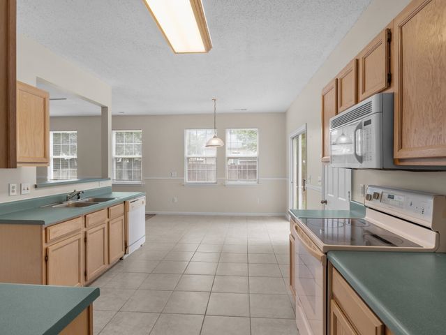 343 Annabel Dr, Boiling Springs, SC 29316