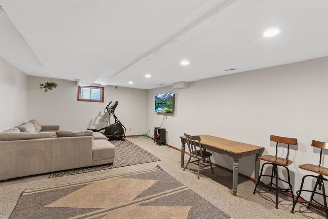 9908 N Glenwood Dr, Spokane, WA 99208