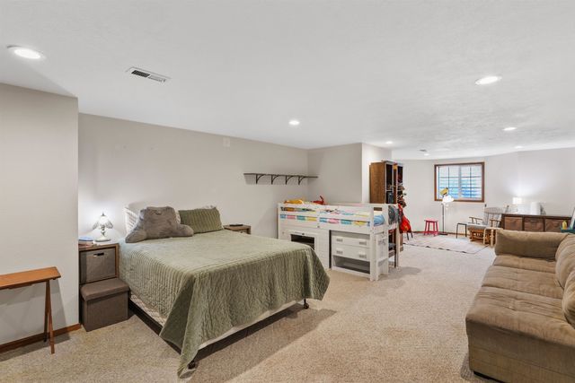 9908 N Glenwood Dr, Spokane, WA 99208