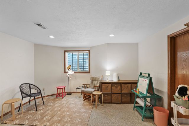 9908 N Glenwood Dr, Spokane, WA 99208