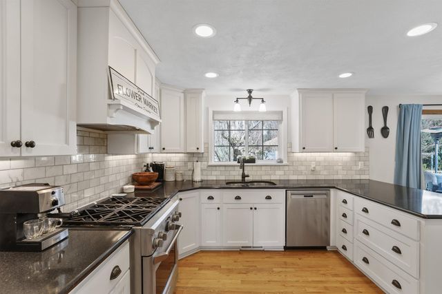 9908 N Glenwood Dr, Spokane, WA 99208