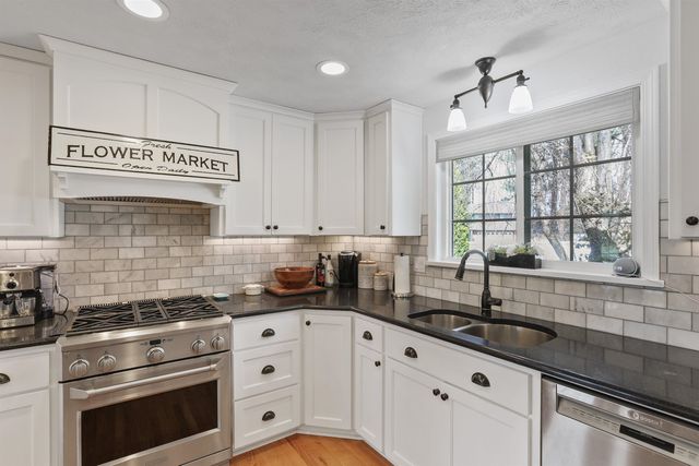 9908 N Glenwood Dr, Spokane, WA 99208