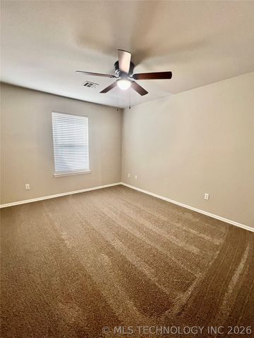 11280 S 277th East Avenue, Coweta, OK 74429