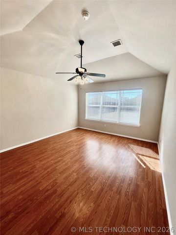 11280 S 277th East Avenue, Coweta, OK 74429