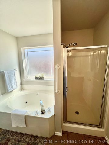 11280 S 277th East Avenue, Coweta, OK 74429