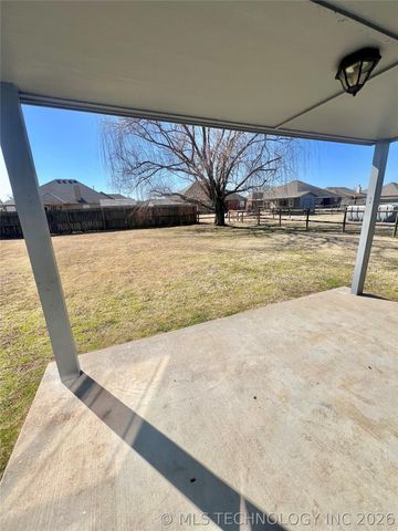 11280 S 277th East Avenue, Coweta, OK 74429