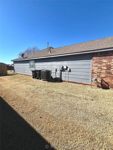 11280 S 277th East Avenue, Coweta, OK 74429