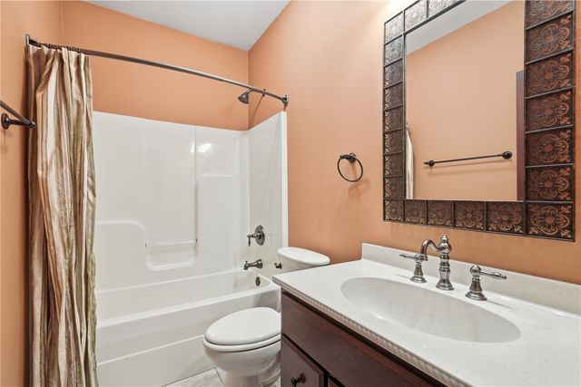 838 Augusta Court SE, Cedar Rapids, IA 52302