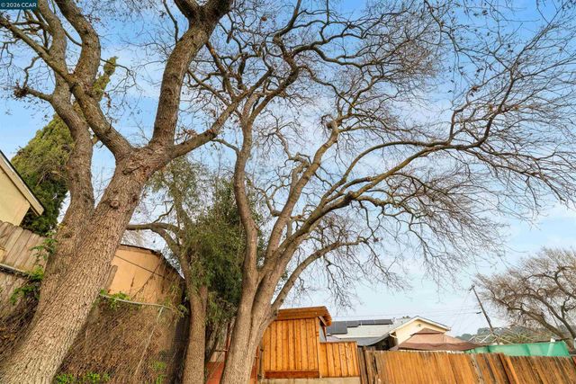 2831 Almond Street, Martinez, CA 94553