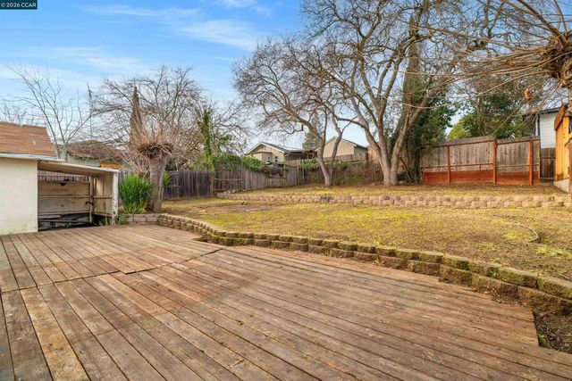 2831 Almond Street, Martinez, CA 94553