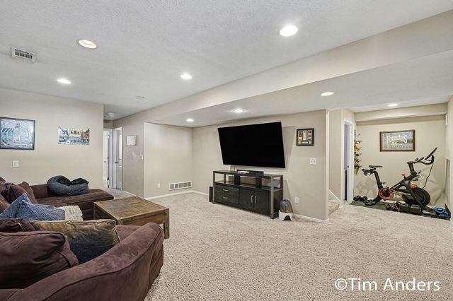 7328 Old Mission Drive NE, Rockford, MI 49341