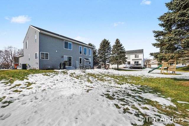 7328 Old Mission Drive NE, Rockford, MI 49341