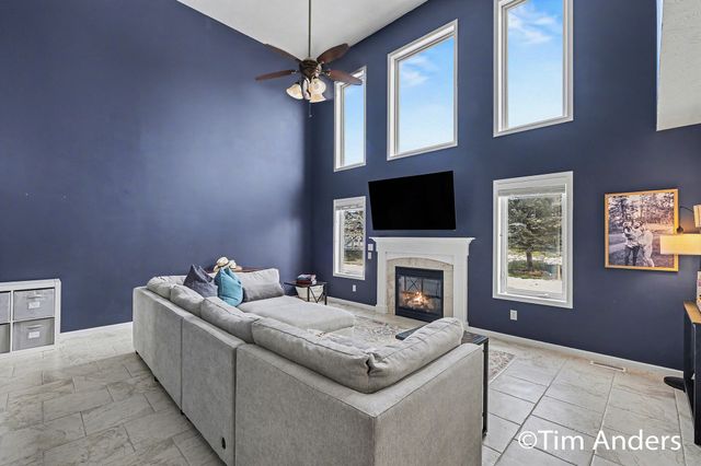 7328 Old Mission Drive NE, Rockford, MI 49341