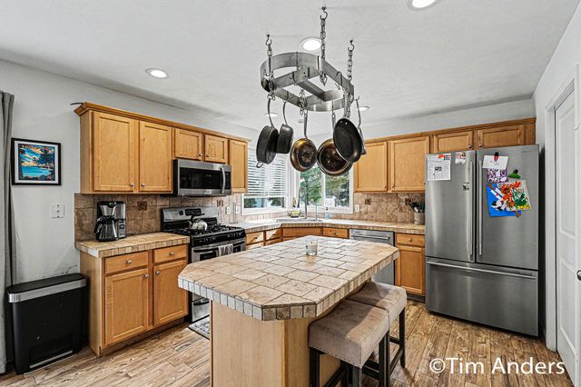 7328 Old Mission Drive NE, Rockford, MI 49341