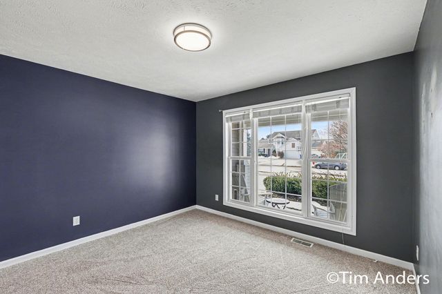 7328 Old Mission Drive NE, Rockford, MI 49341