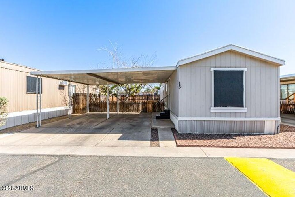 8427 W GLENDALE Avenue 15, Glendale, AZ 85305 — exterior