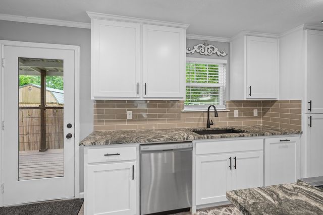411 Dewitt Street, Collinsville, TX 76233