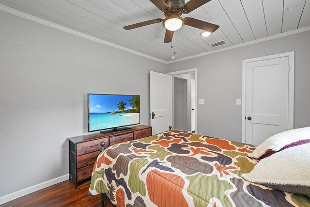 411 Dewitt Street, Collinsville, TX 76233