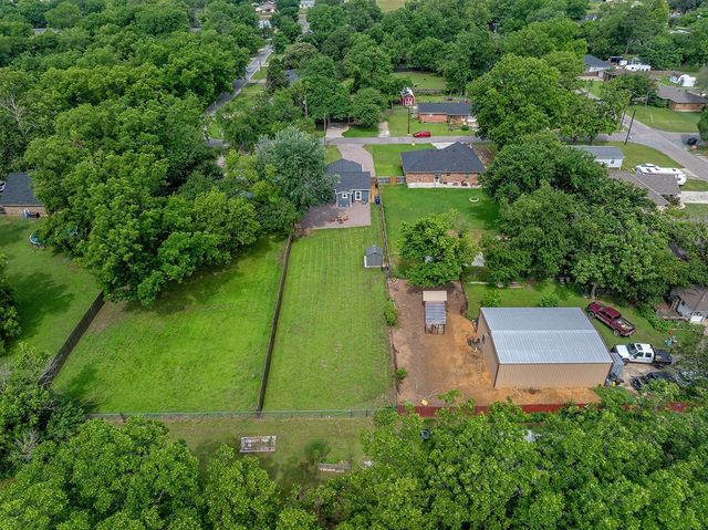411 Dewitt Street, Collinsville, TX 76233