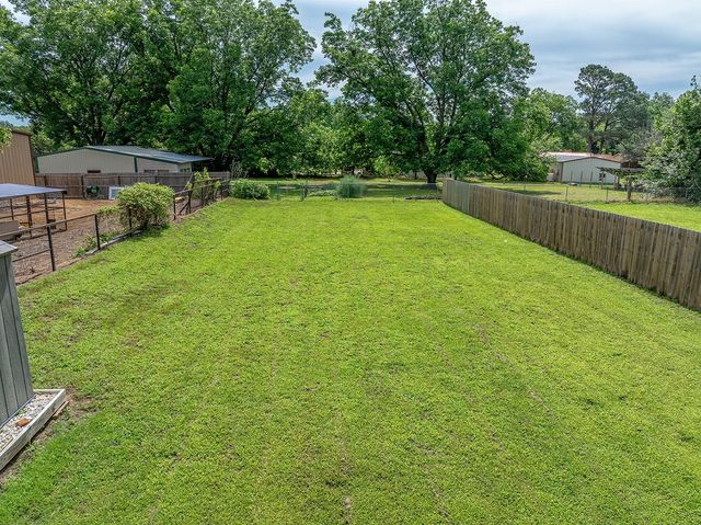 411 Dewitt Street, Collinsville, TX 76233