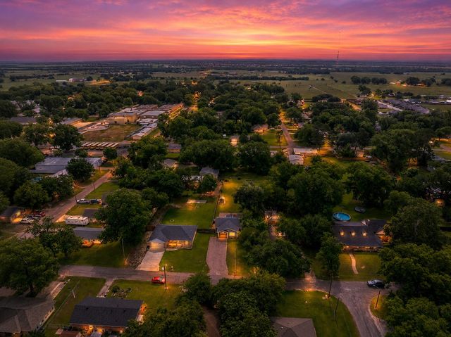 411 Dewitt Street, Collinsville, TX 76233