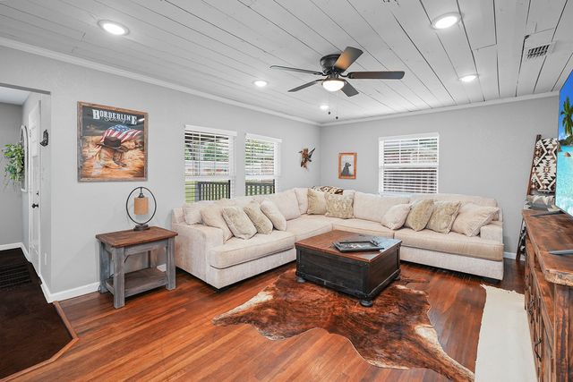 411 Dewitt Street, Collinsville, TX 76233