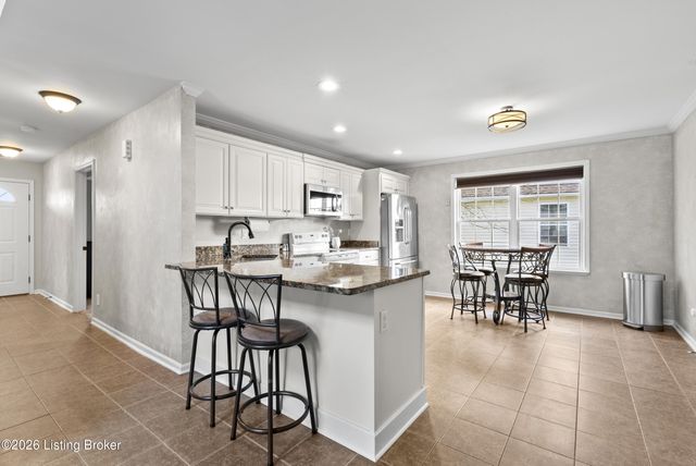 6609 Glastonburg Ln, Louisville, KY 40291