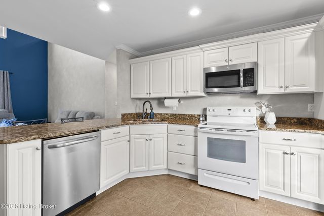 6609 Glastonburg Ln, Louisville, KY 40291