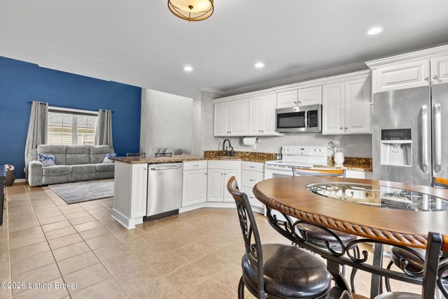 6609 Glastonburg Ln, Louisville, KY 40291