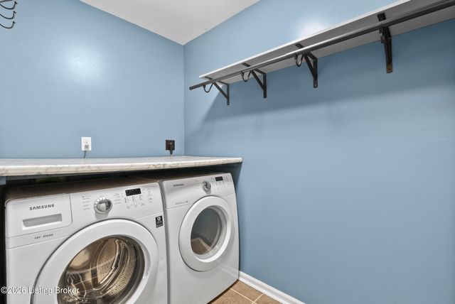 6609 Glastonburg Ln, Louisville, KY 40291