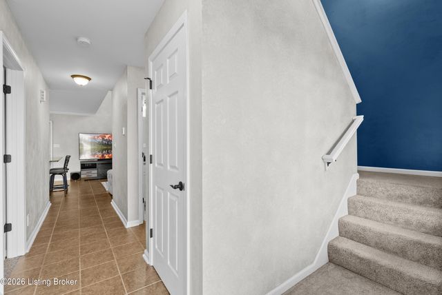 6609 Glastonburg Ln, Louisville, KY 40291