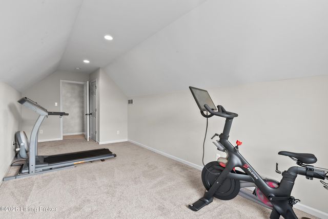 6609 Glastonburg Ln, Louisville, KY 40291