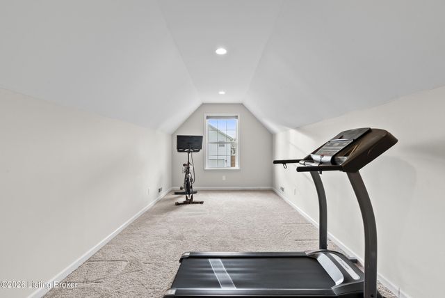 6609 Glastonburg Ln, Louisville, KY 40291