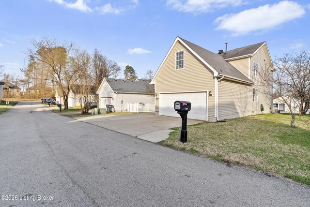 6609 Glastonburg Ln, Louisville, KY 40291