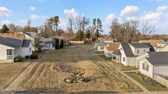 6609 Glastonburg Ln, Louisville, KY 40291