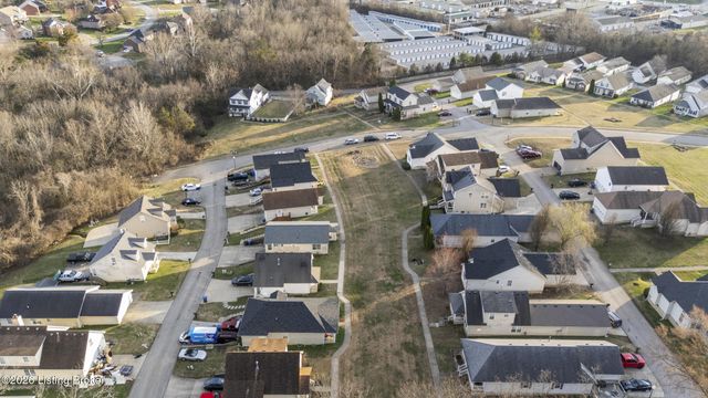 6609 Glastonburg Ln, Louisville, KY 40291