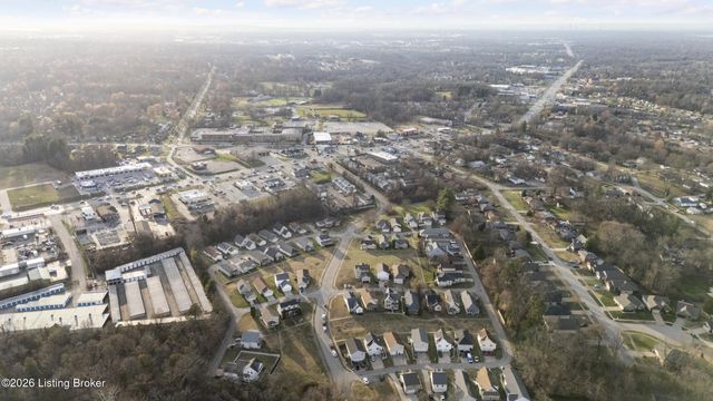 6609 Glastonburg Ln, Louisville, KY 40291