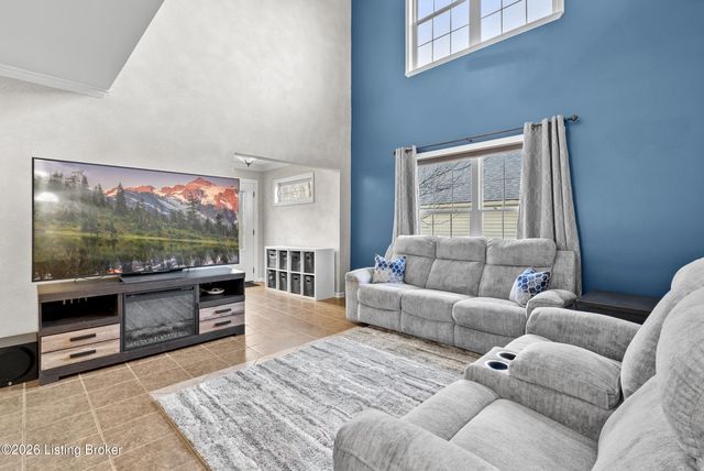 6609 Glastonburg Ln, Louisville, KY 40291