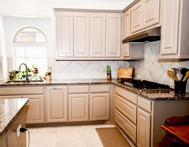 4305 Curlew Lane, Garland, TX 75043