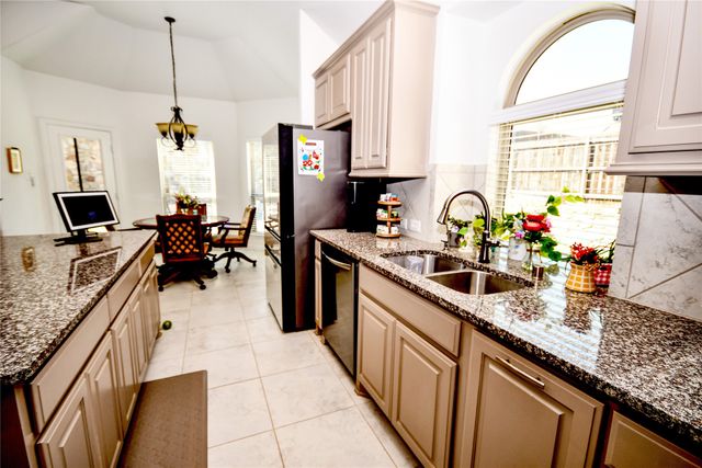 4305 Curlew Lane, Garland, TX 75043