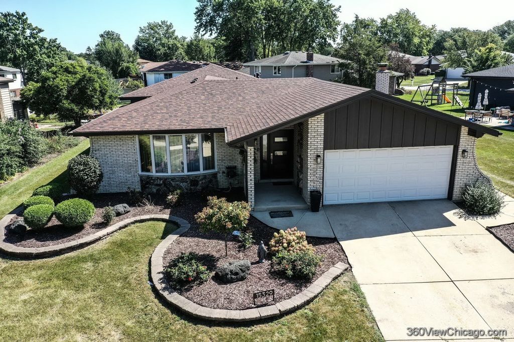 15329 Sunset Ridge Drive, Orland Park, IL 60462
