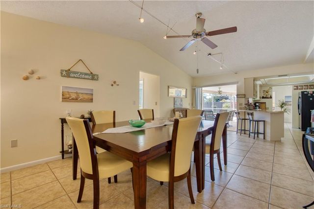 318 SE 33rd TER, Cape Coral, FL 33904