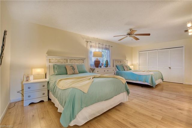 318 SE 33rd TER, Cape Coral, FL 33904