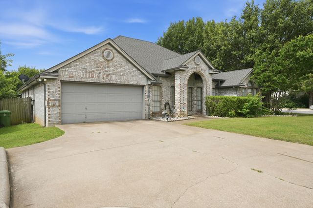 7600 Chapman Drive, North Richland Hills, TX 76182