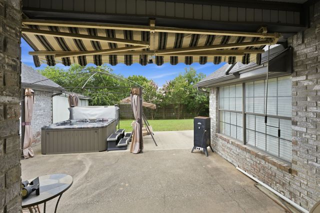 7600 Chapman Drive, North Richland Hills, TX 76182