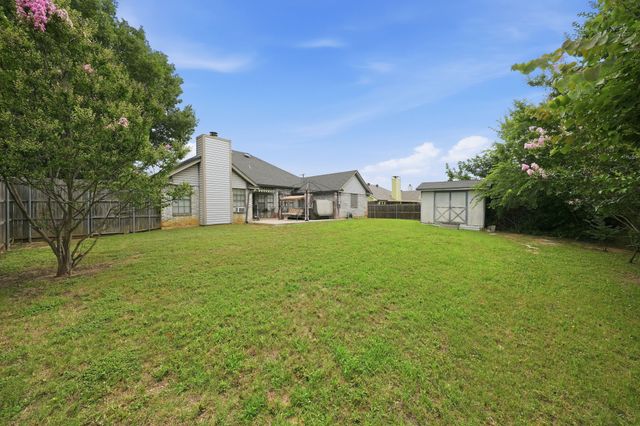 7600 Chapman Drive, North Richland Hills, TX 76182
