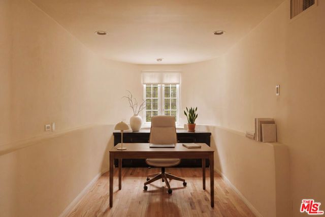 8233 Roxbury Road, Los Angeles, CA 90069