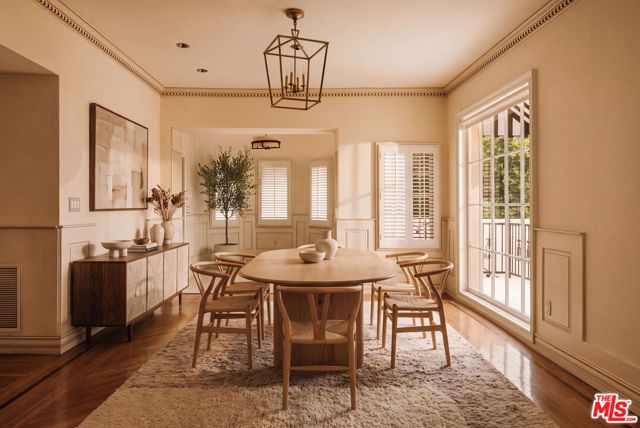 8233 Roxbury Road, Los Angeles, CA 90069